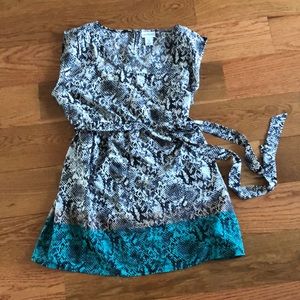 Maternity sleeveless top